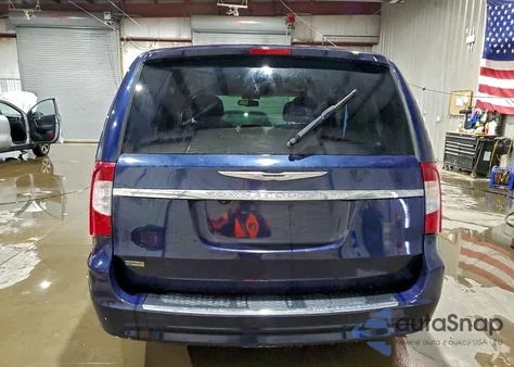 2016 Chrysler Town & Country Touring from USA, damaged, VIN 2C4RC1BG2GR186381